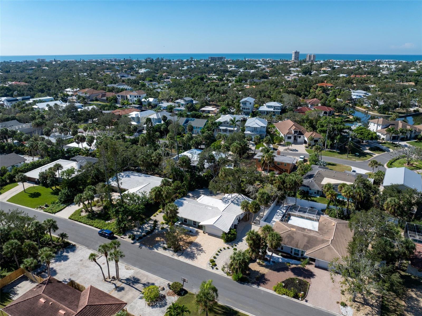 630 VENICE LN, SARASOTA, FL, 34242