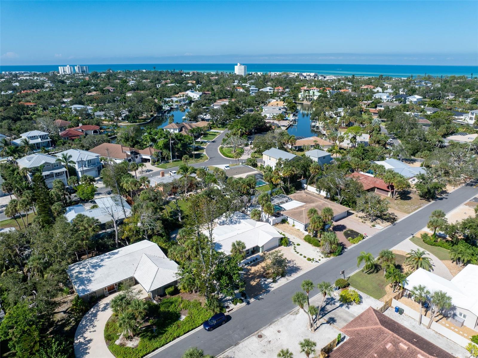 630 VENICE LN, SARASOTA, FL, 34242