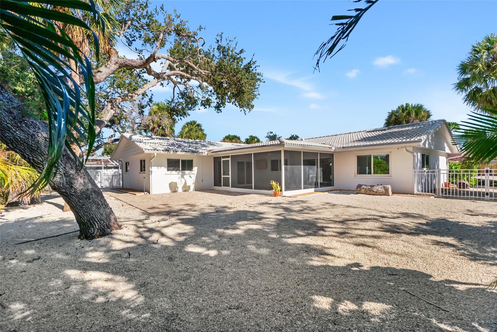 630 VENICE LN, SARASOTA, FL, 34242