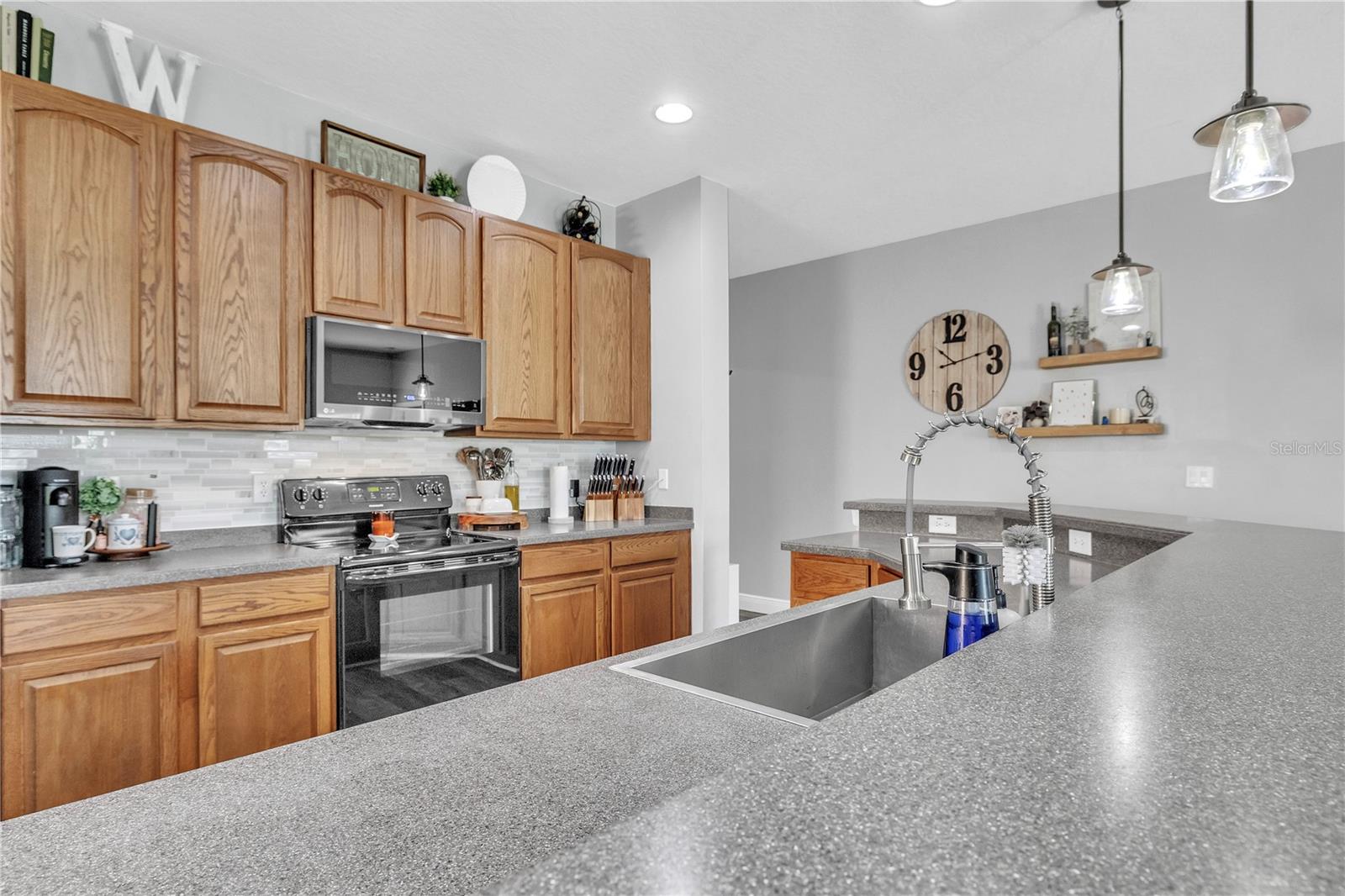 714 GRIFFEN HEIGHTS CT, RUSKIN, FL, 33570