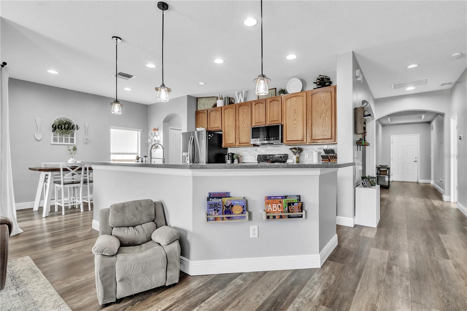 714 GRIFFEN HEIGHTS CT, RUSKIN, FL, 33570