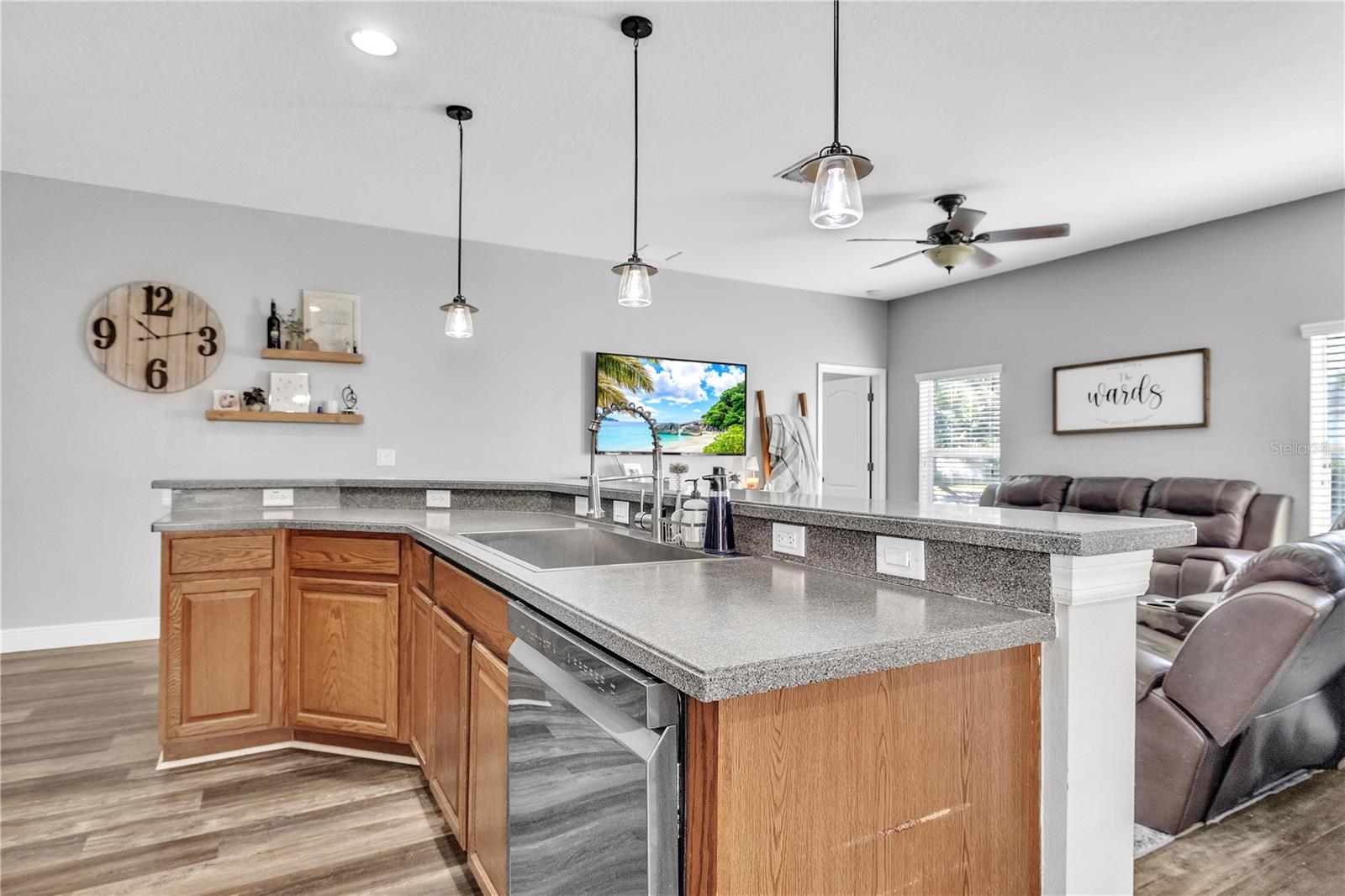 714 GRIFFEN HEIGHTS CT, RUSKIN, FL, 33570