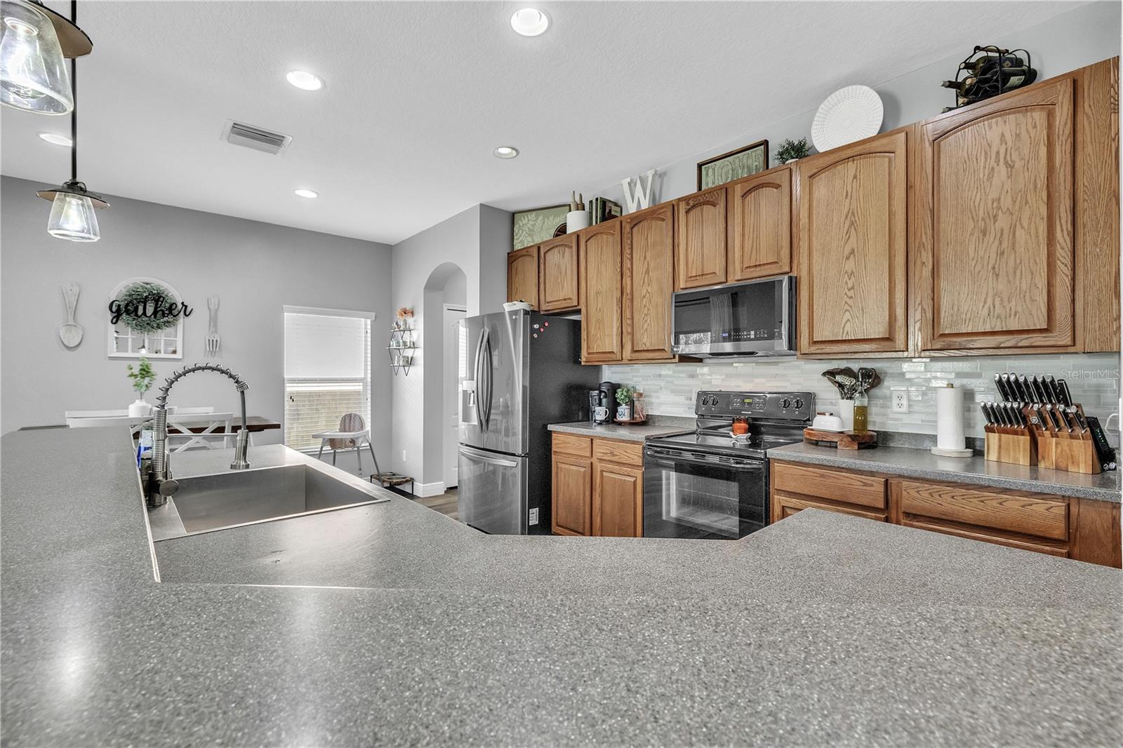 714 GRIFFEN HEIGHTS CT, RUSKIN, FL, 33570