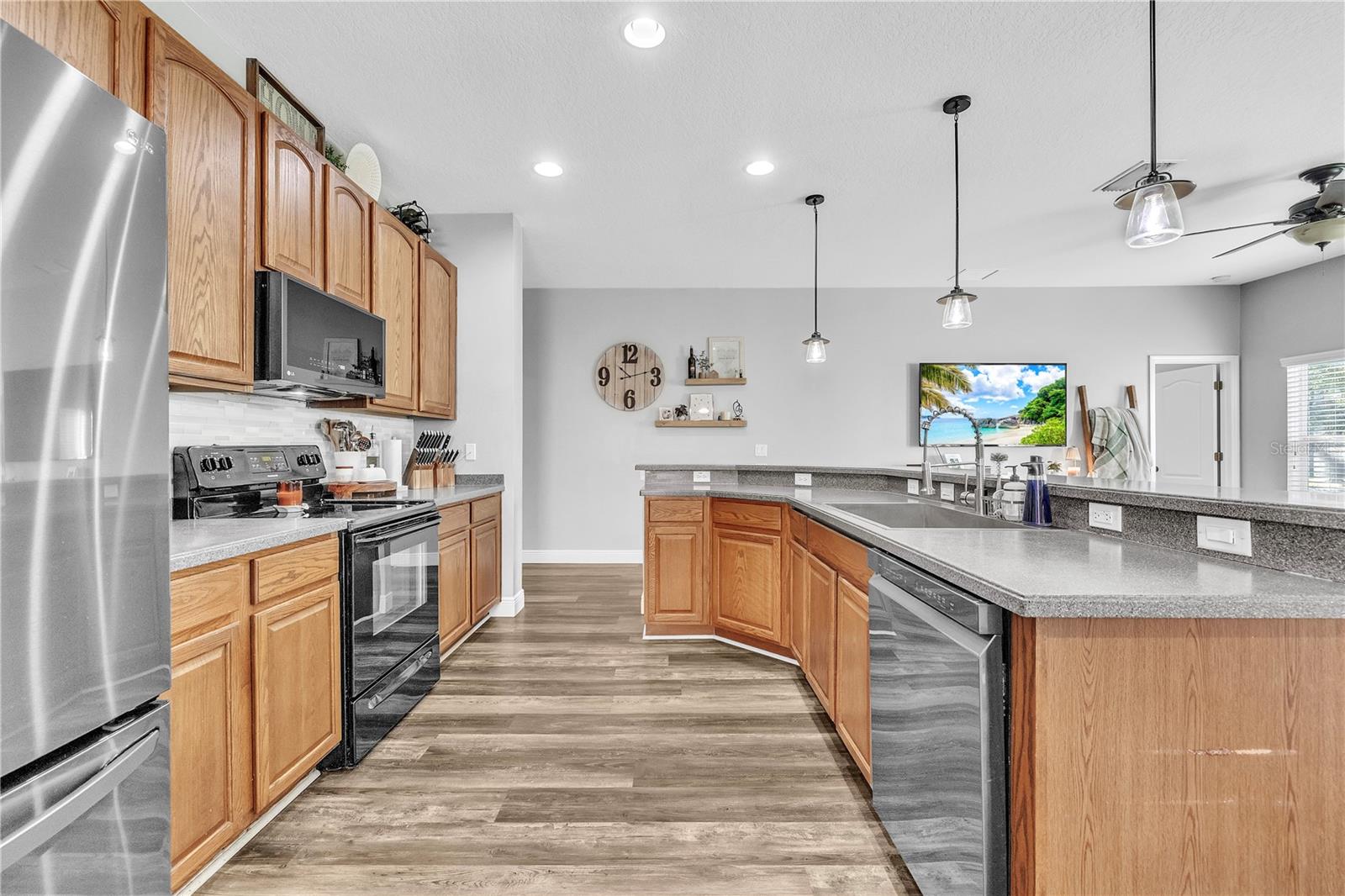 714 GRIFFEN HEIGHTS CT, RUSKIN, FL, 33570