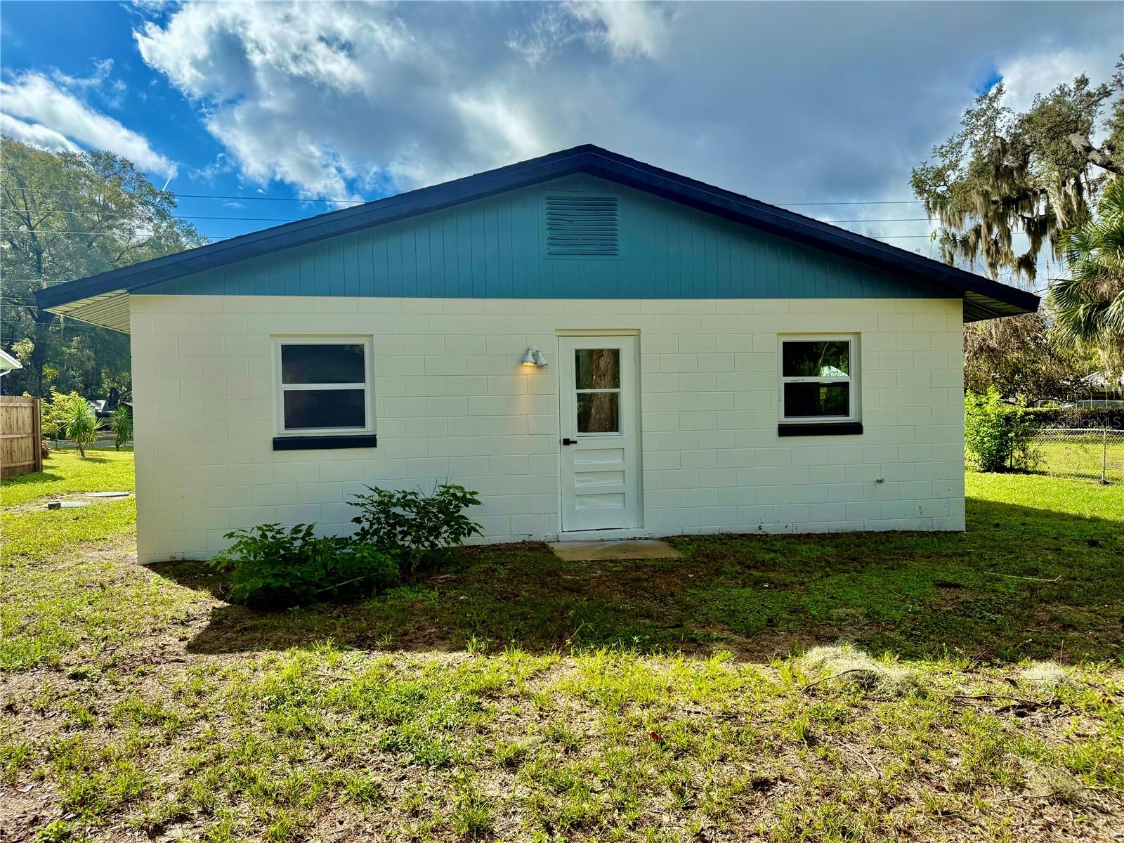 1215 W BERESFORD AVE, DELAND, FL, 32720