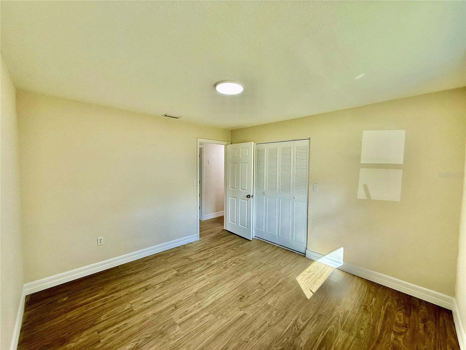 1215 W BERESFORD AVE, DELAND, FL, 32720