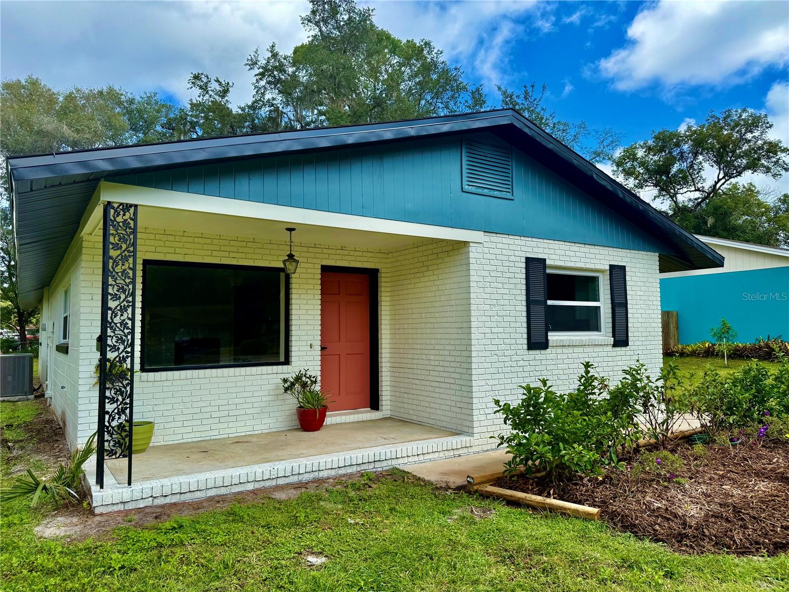 1215 W BERESFORD AVE, DELAND, FL, 32720