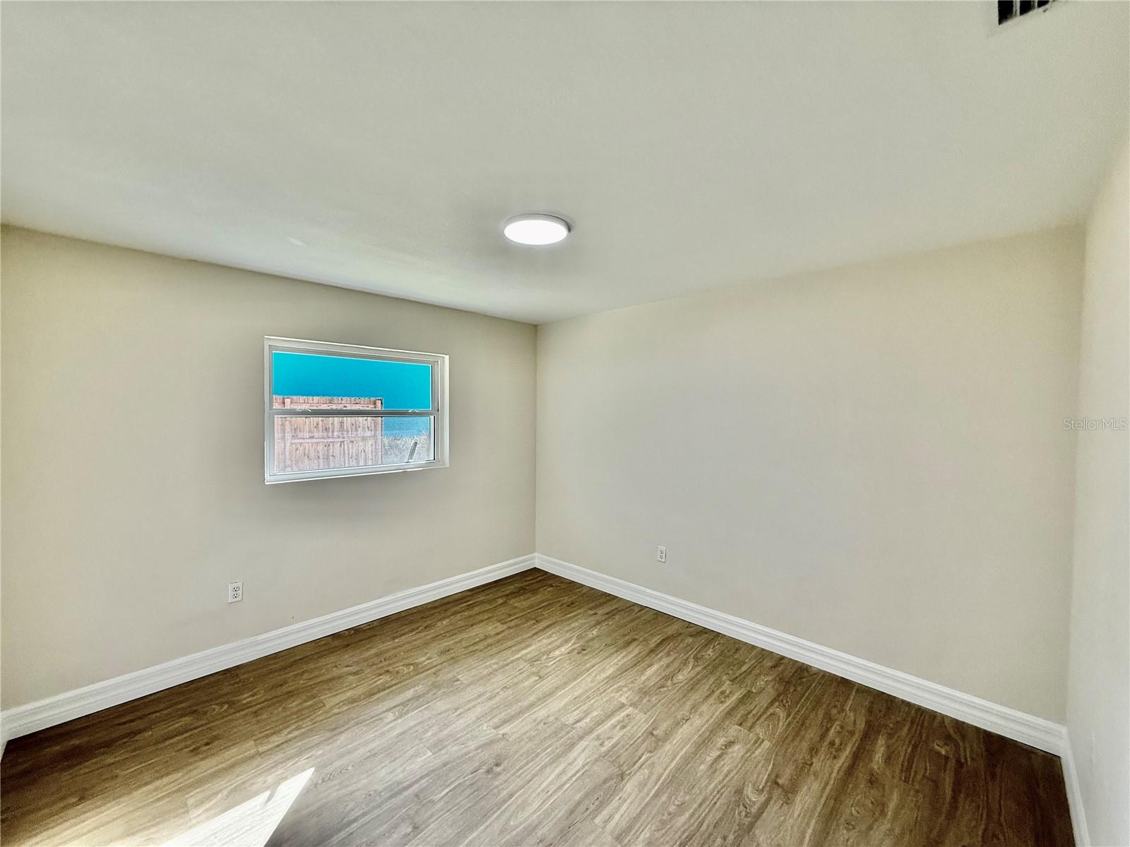 1215 W BERESFORD AVE, DELAND, FL, 32720