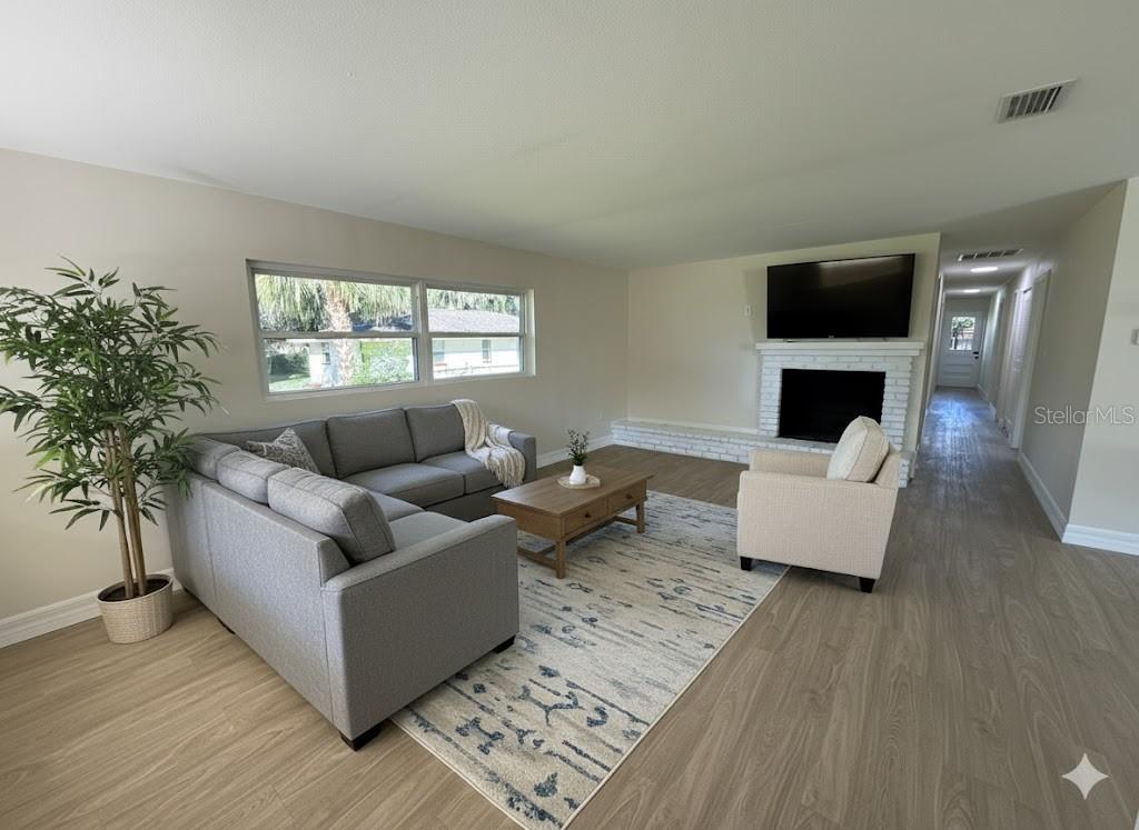 1215 W BERESFORD AVE, DELAND, FL, 32720