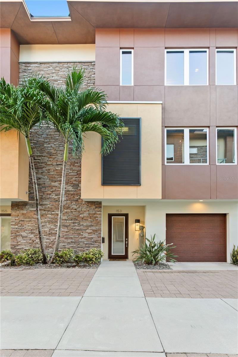 153 5TH AVE NE, ST PETERSBURG, FL, 33701