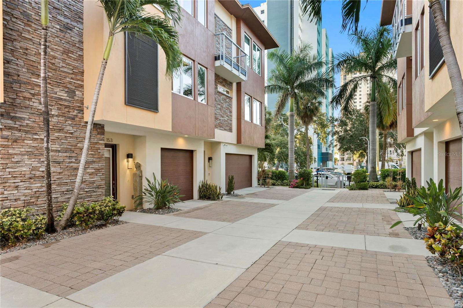 153 5TH AVE NE, ST PETERSBURG, FL, 33701