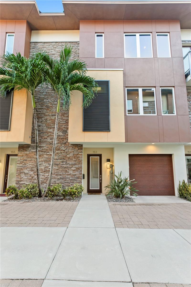 153 5TH AVE NE, ST PETERSBURG, FL, 33701