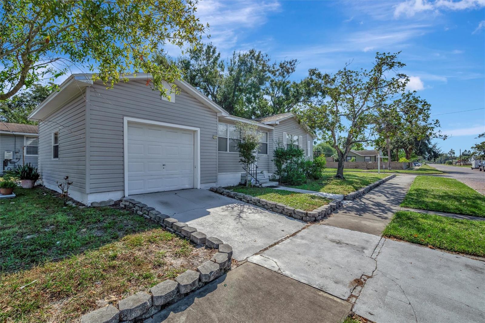 4063 2ND AVE S, ST PETERSBURG, FL, 33711