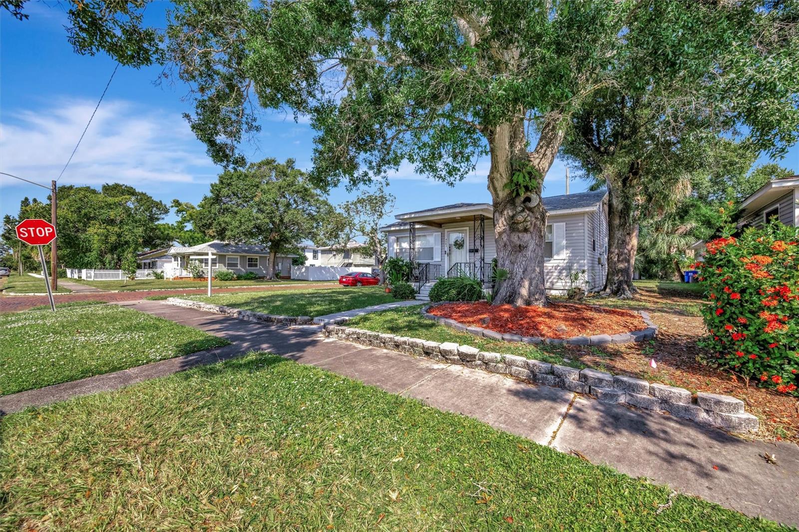 4063 2ND AVE S, ST PETERSBURG, FL, 33711