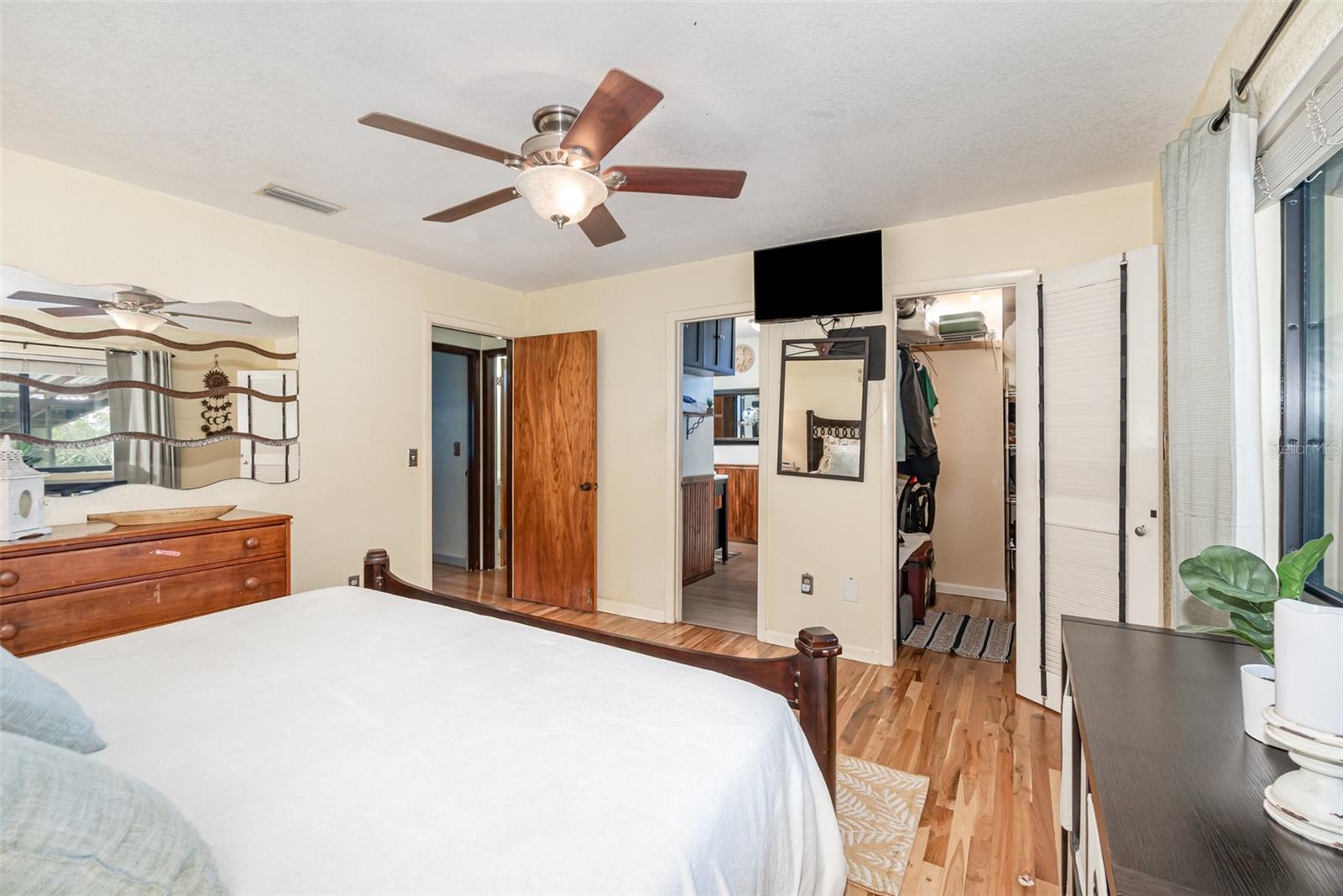 2154 LAKE CHRISTIE DR, ORLANDO, FL, 32809