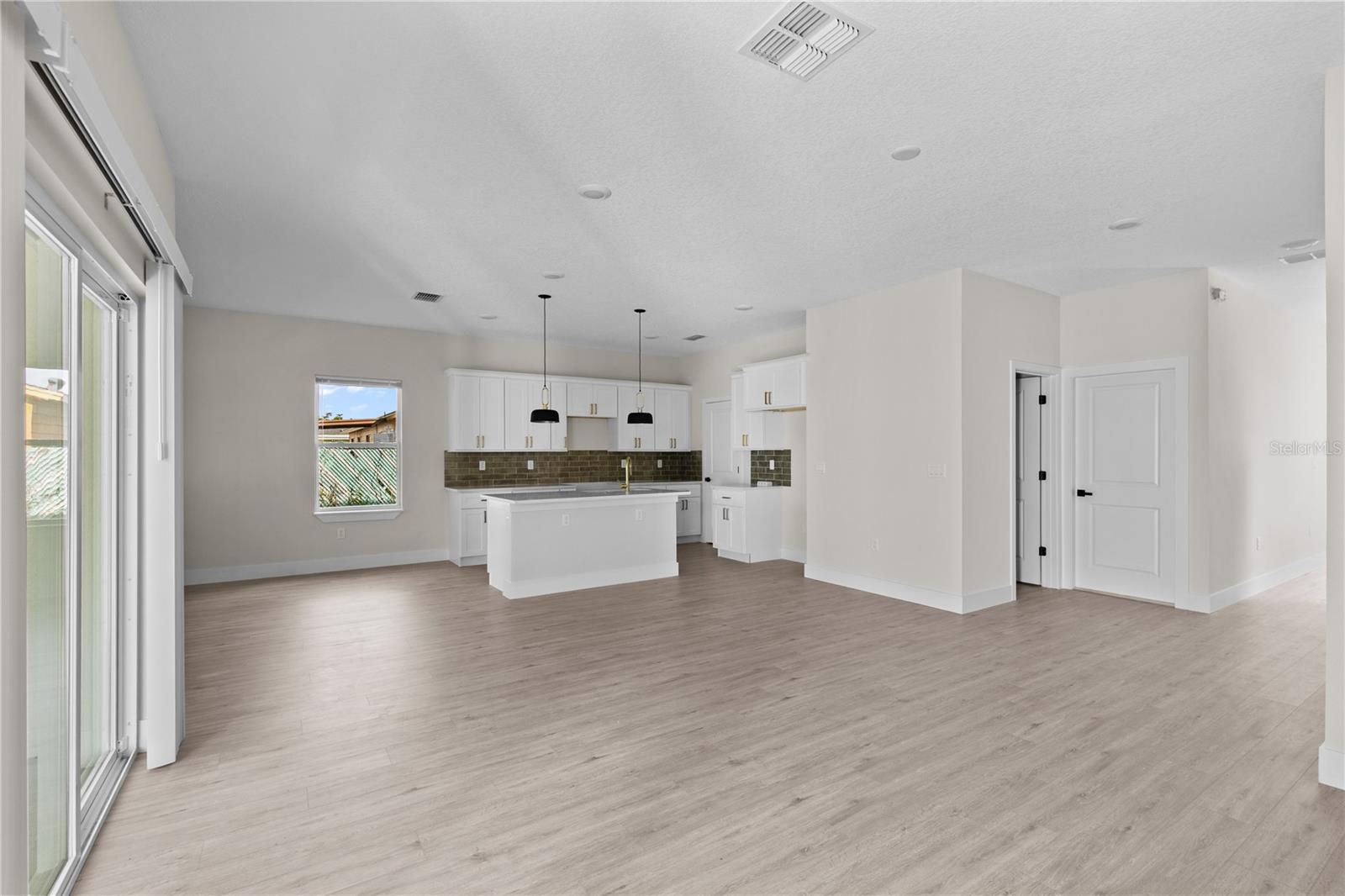 2102 ASHLAND BLVD, ORLANDO, FL, 32808