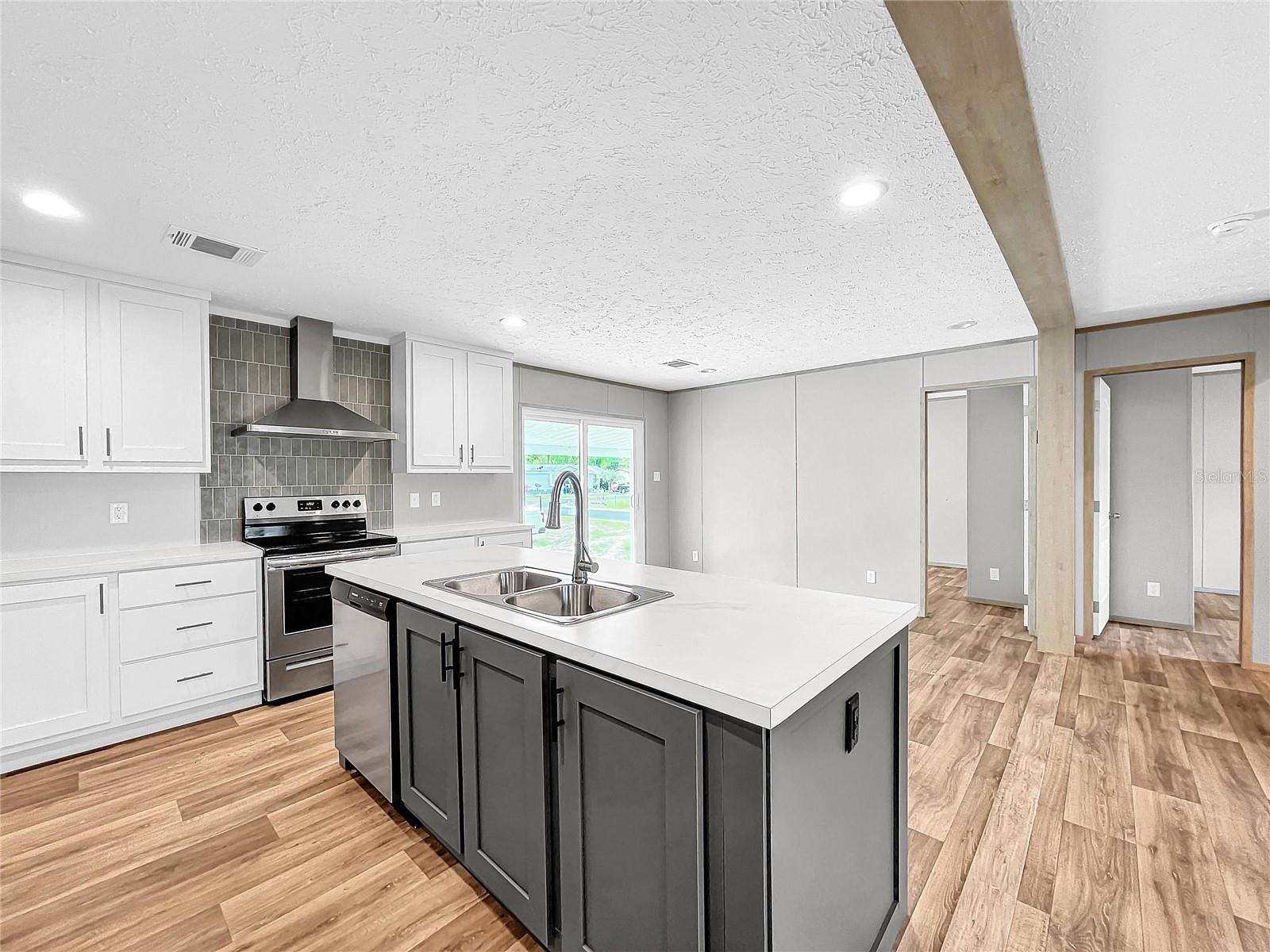 6437 W AKAZIAN LN, HOMOSASSA, FL, 34446