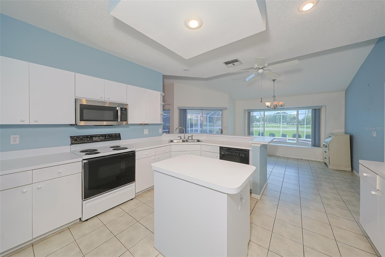 352 CALOOSA PALMS CT, SUN CITY CENTER, FL, 33573