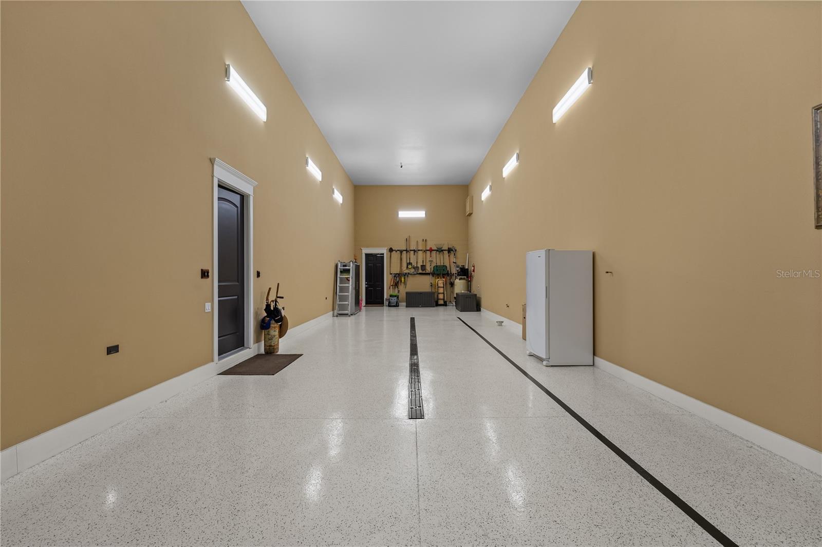 414 MEANDERING WAY, POLK CITY, FL, 33868