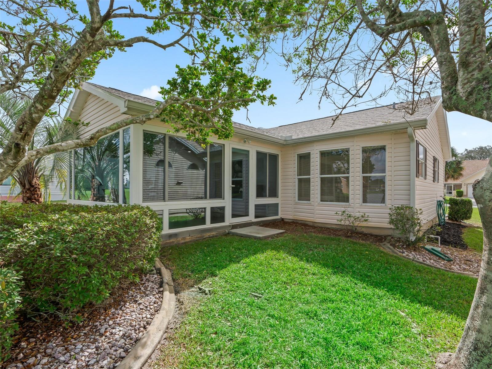 1013 DEL RIO DR, LADY LAKE, FL, 32159