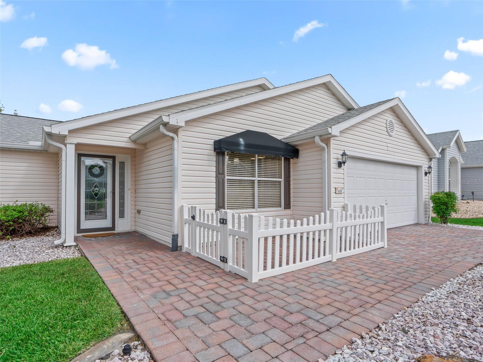 1013 DEL RIO DR, LADY LAKE, FL, 32159