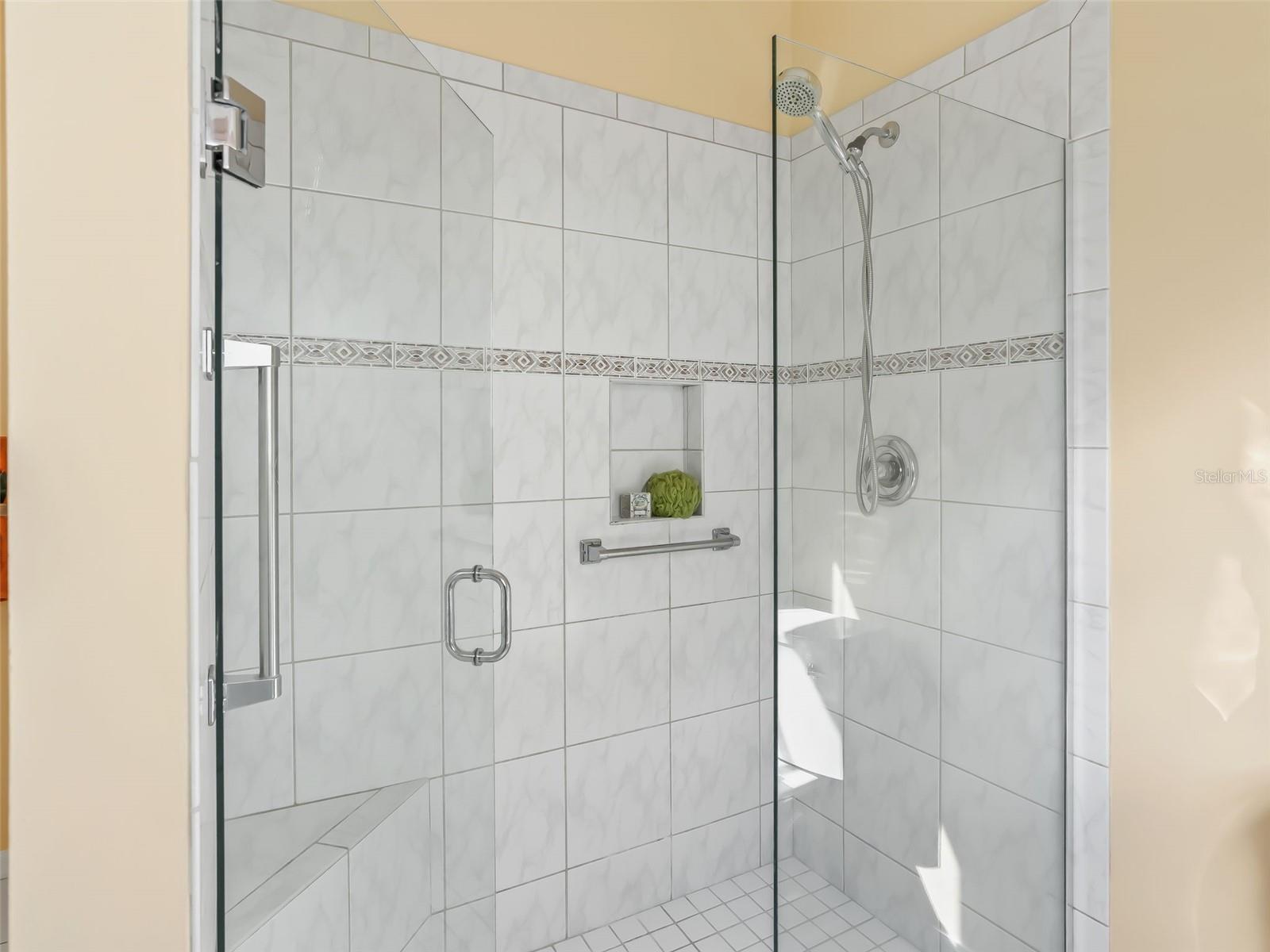 1013 DEL RIO DR, LADY LAKE, FL, 32159