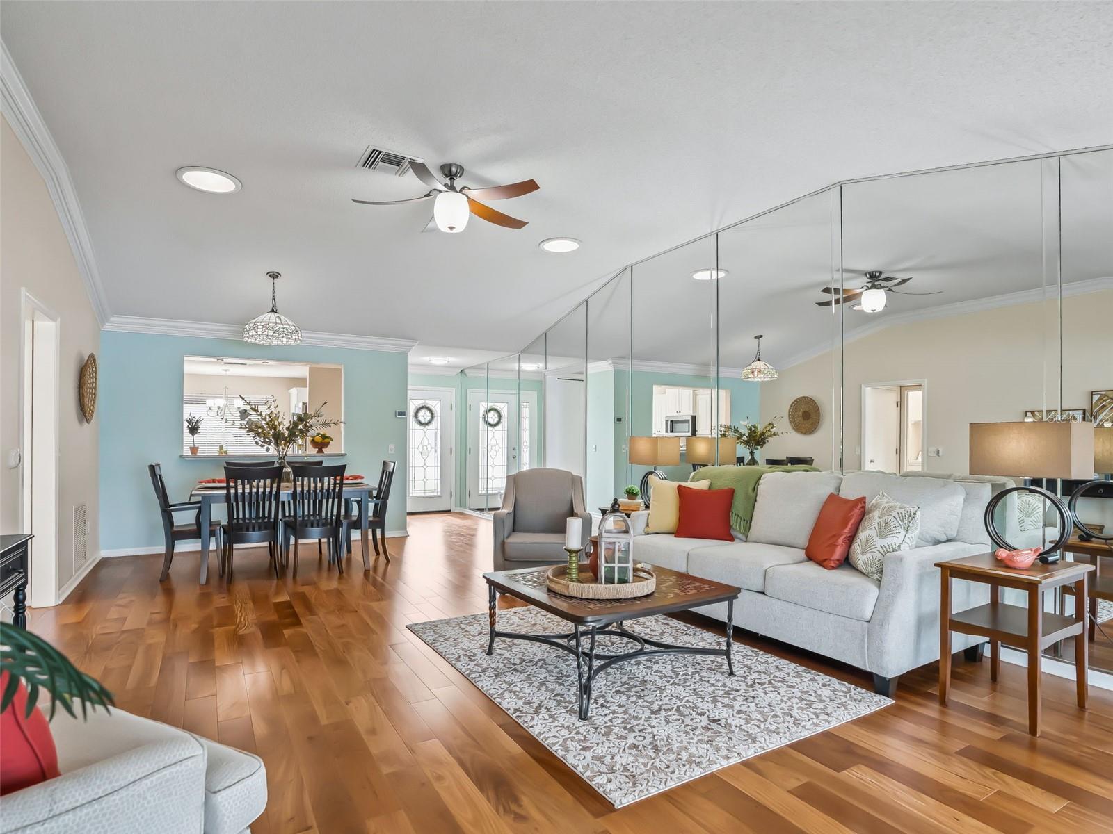 1013 DEL RIO DR, LADY LAKE, FL, 32159