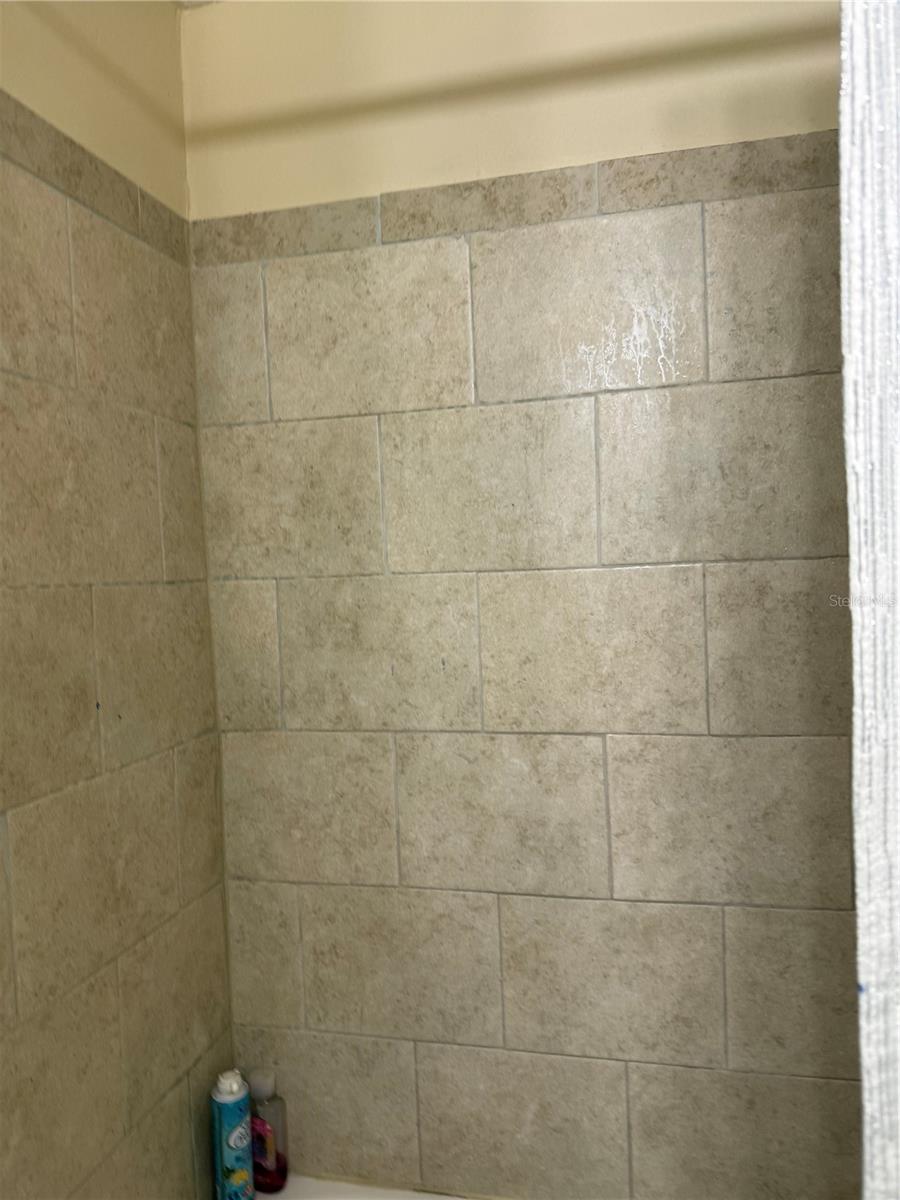 7605 ABONADO RD #7605, TAMPA, FL, 33615