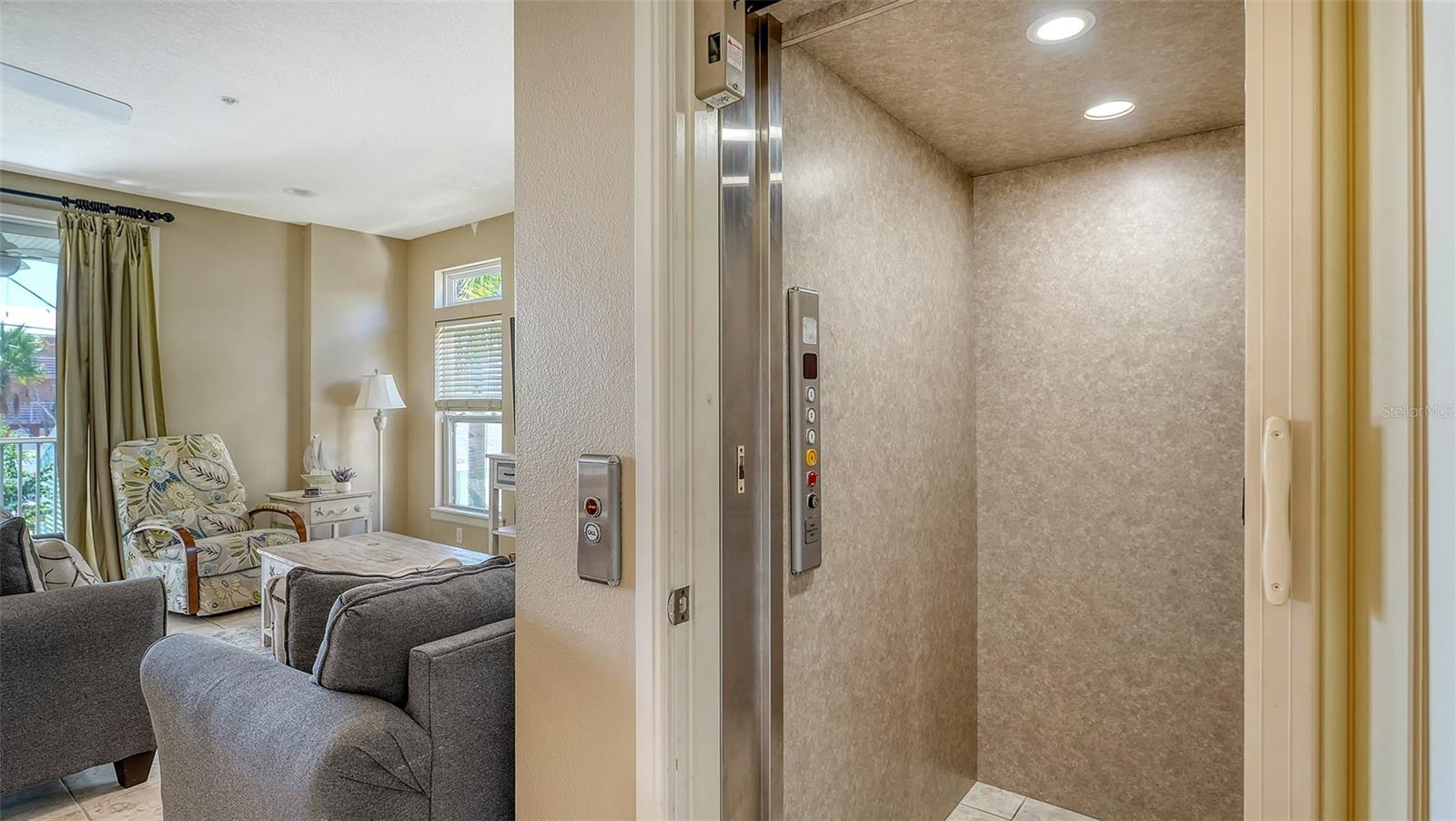 221 17TH ST N, BRADENTON BEACH, FL, 34217