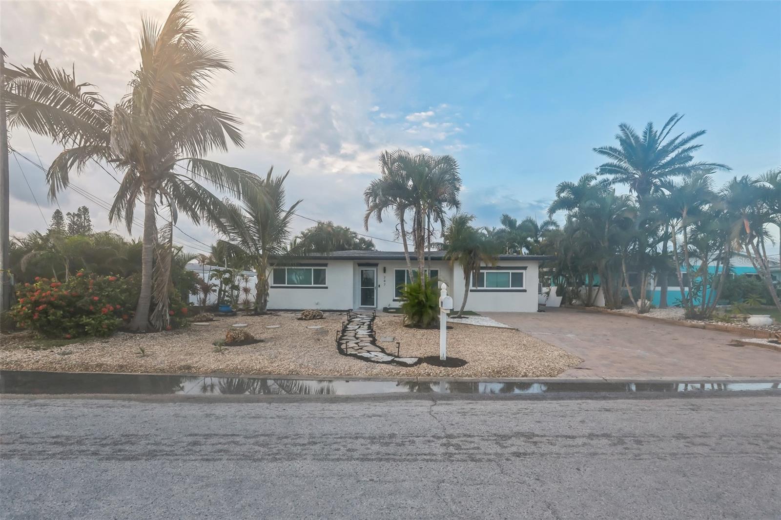 747 PRUITT DR, MADEIRA BEACH, FL, 33708