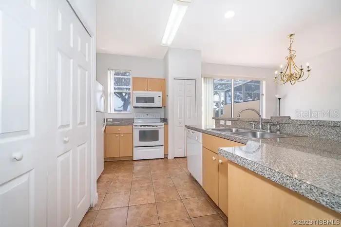 1246 S BEACH CIR, KISSIMMEE, FL, 34746