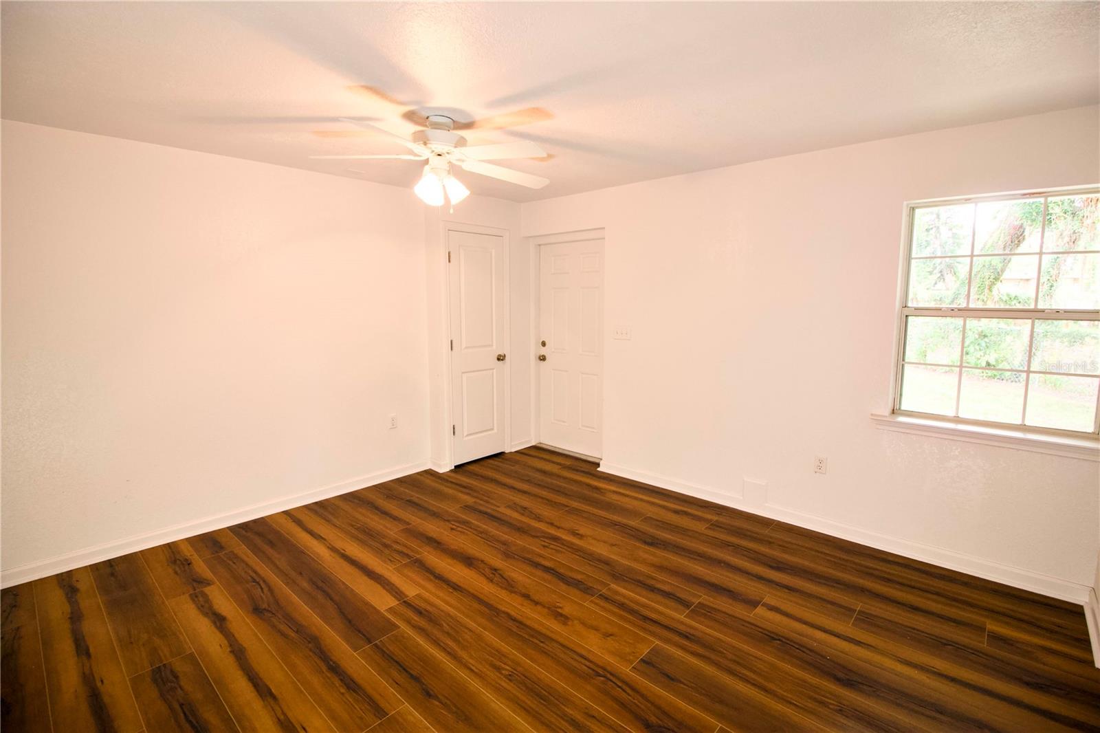 1114 OAK DR, LEESBURG, FL, 34748