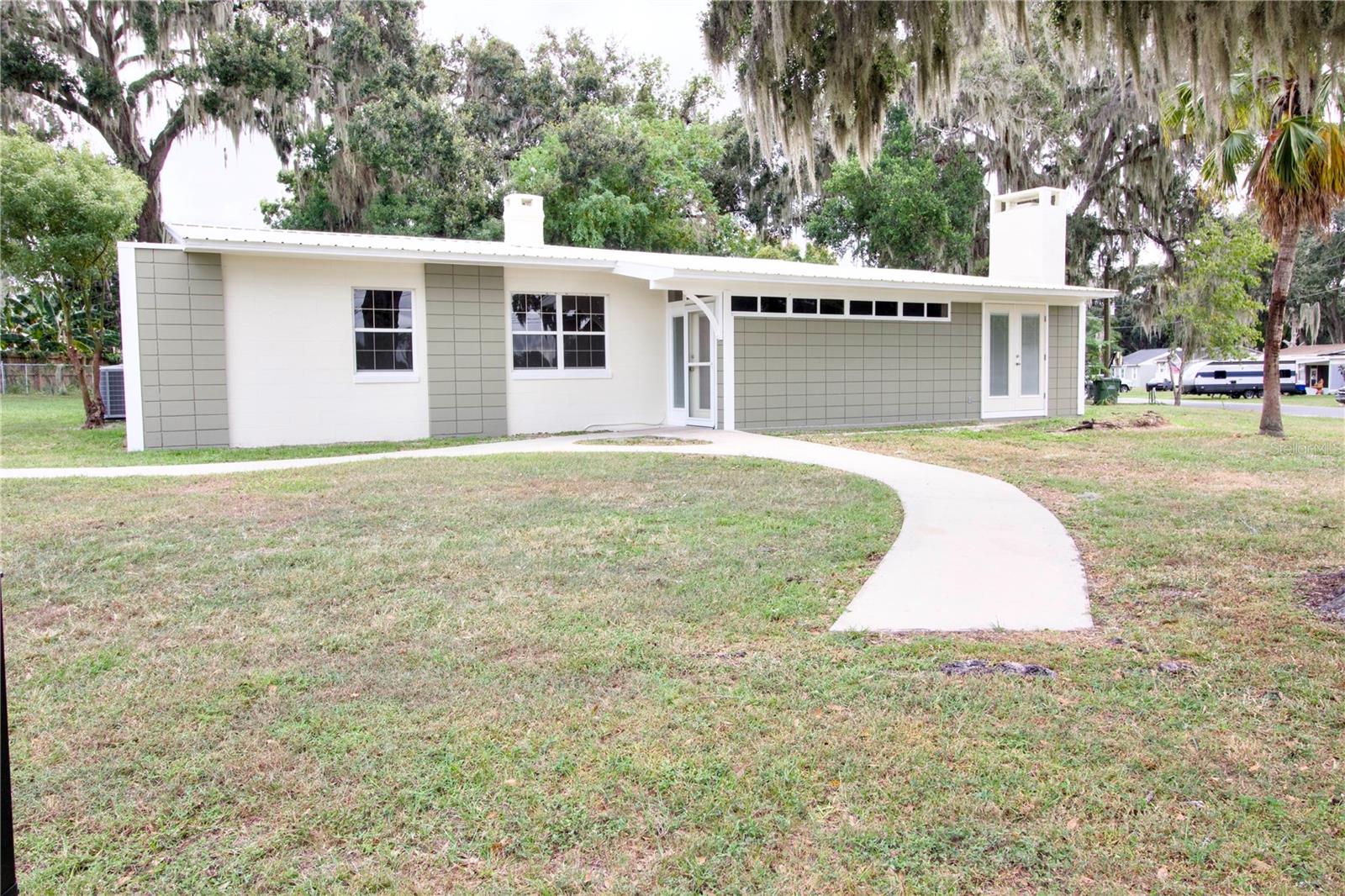 1114 OAK DR, LEESBURG, FL, 34748