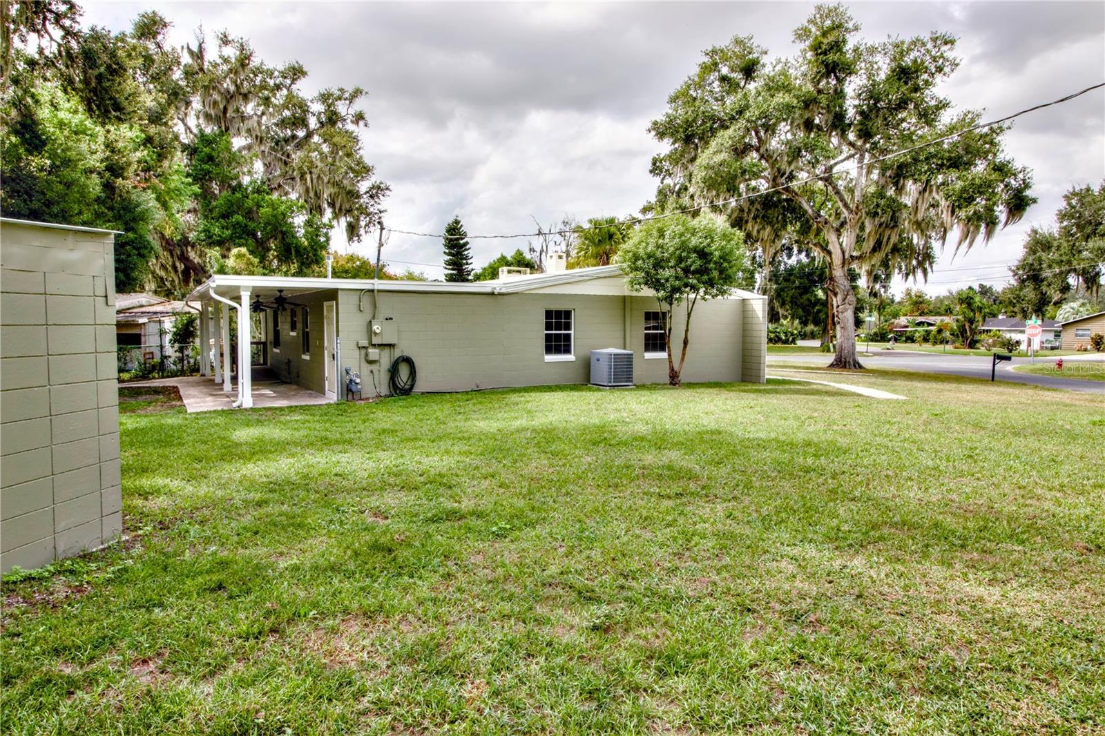 1114 OAK DR, LEESBURG, FL, 34748