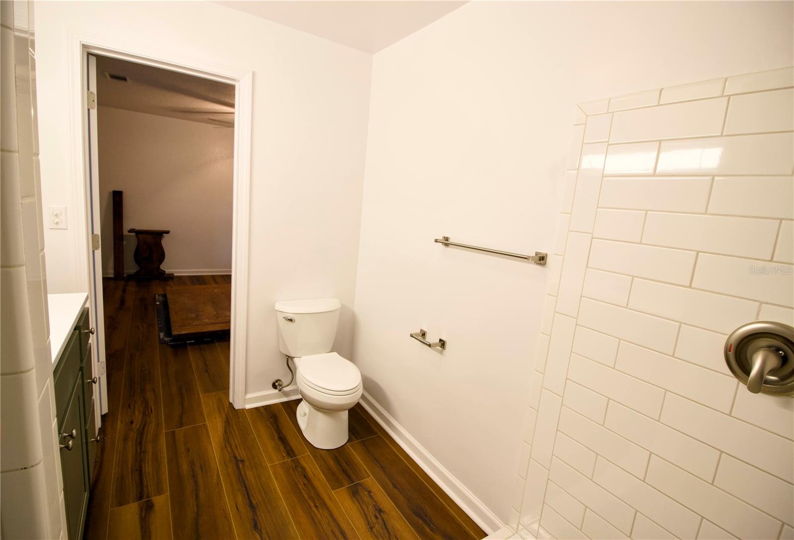 1114 OAK DR, LEESBURG, FL, 34748