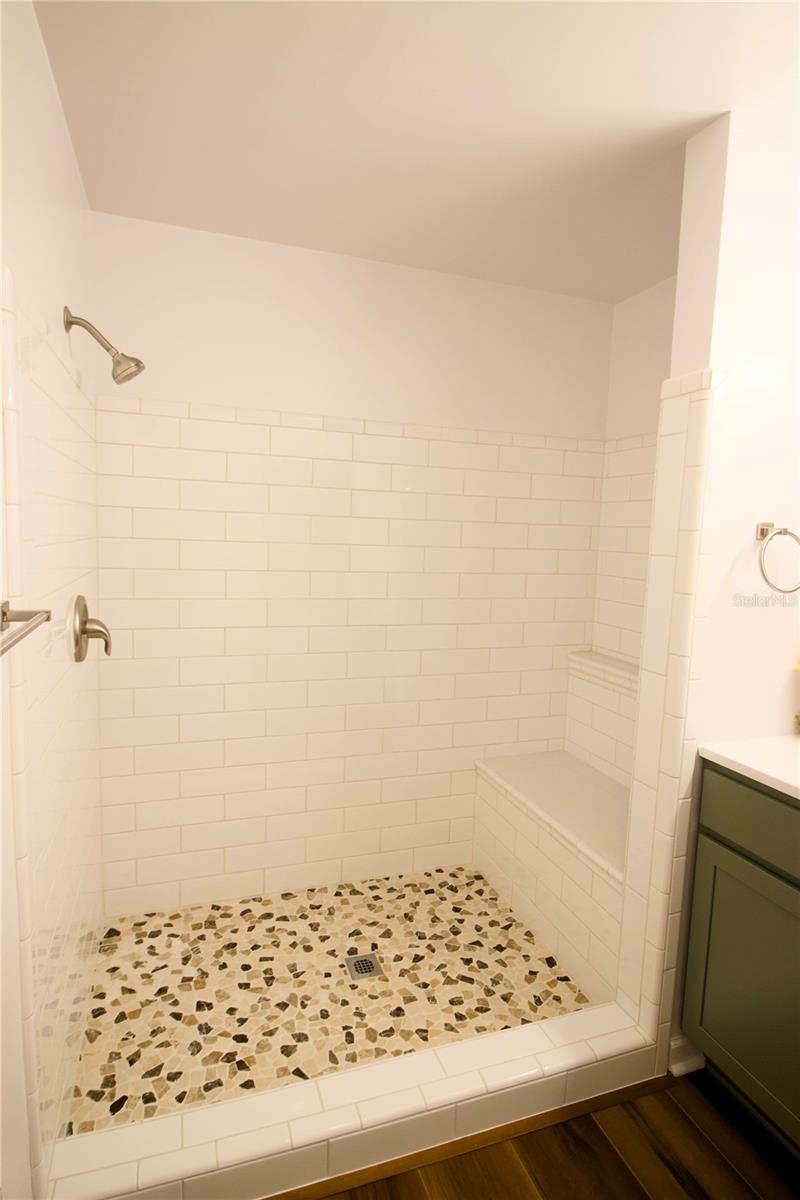 1114 OAK DR, LEESBURG, FL, 34748