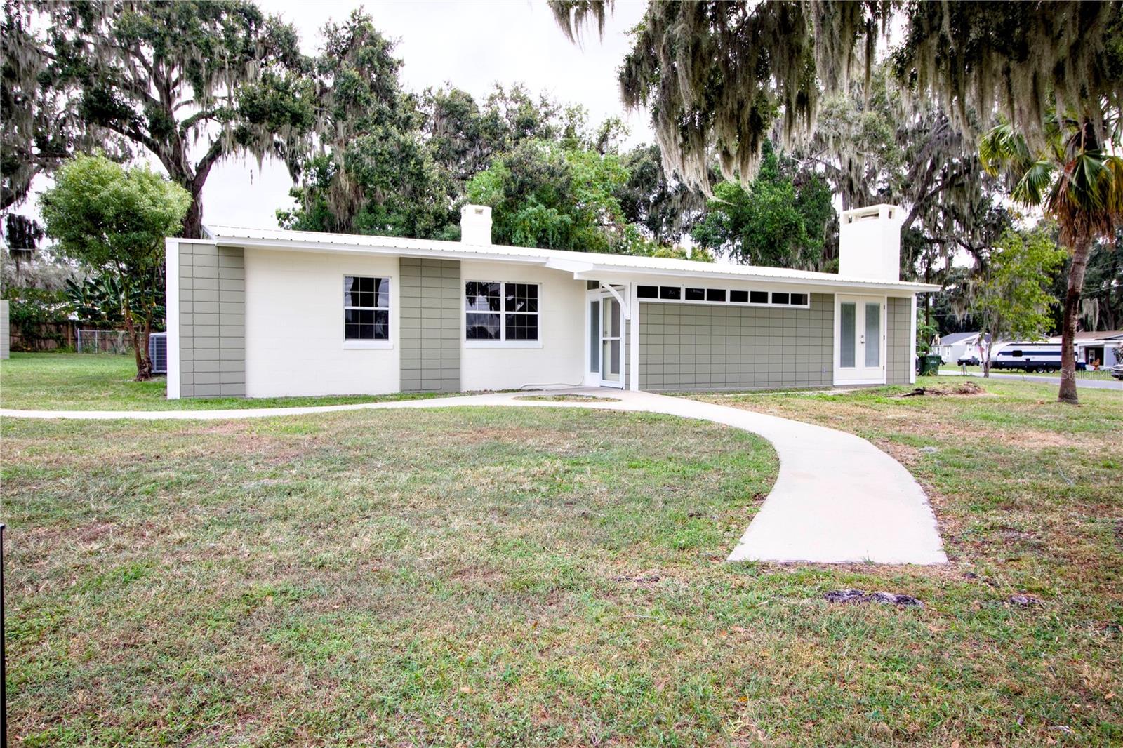 1114 OAK DR, LEESBURG, FL, 34748