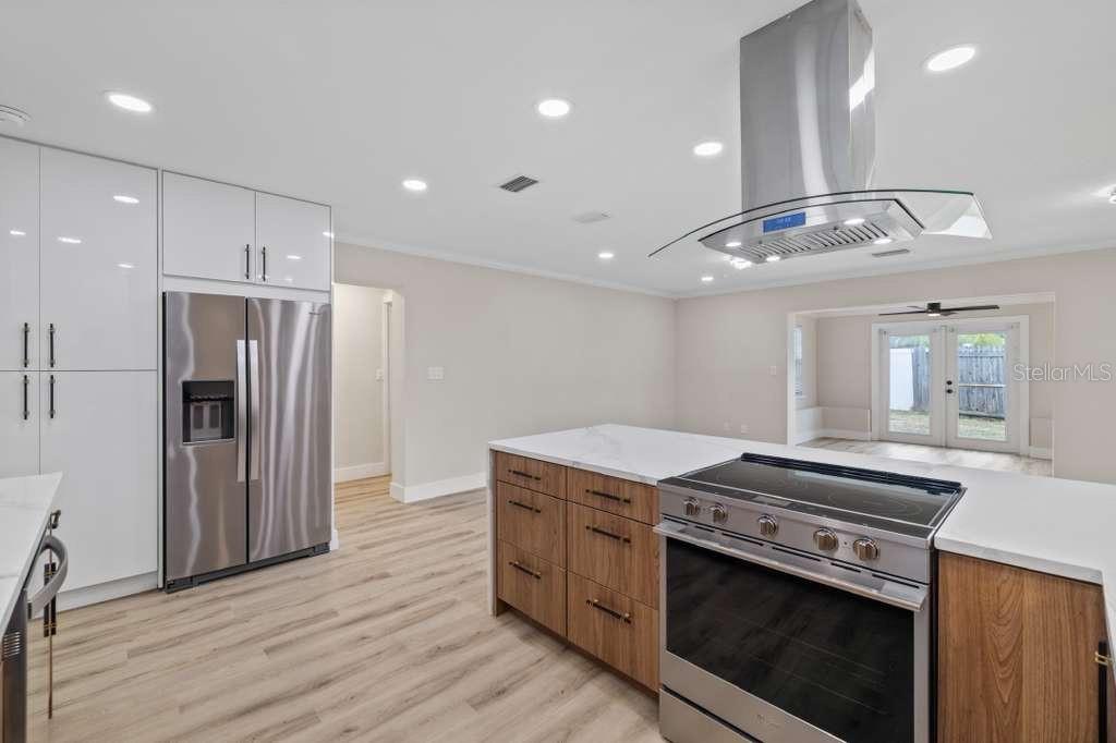 504 DRIFTWOOD DR E, PALM HARBOR, FL, 34683