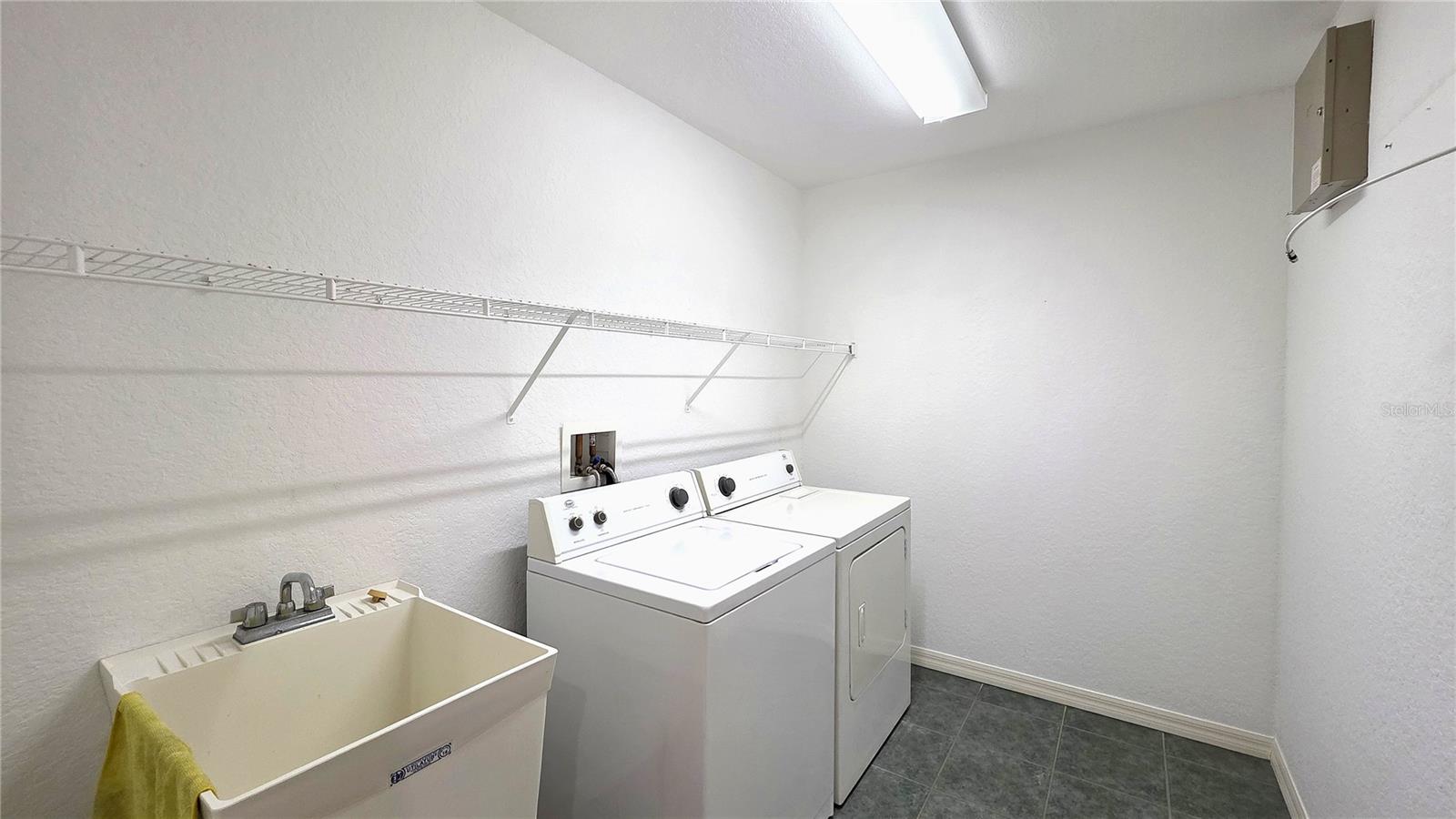 381 1ST AVE SW, LARGO, FL, 33770