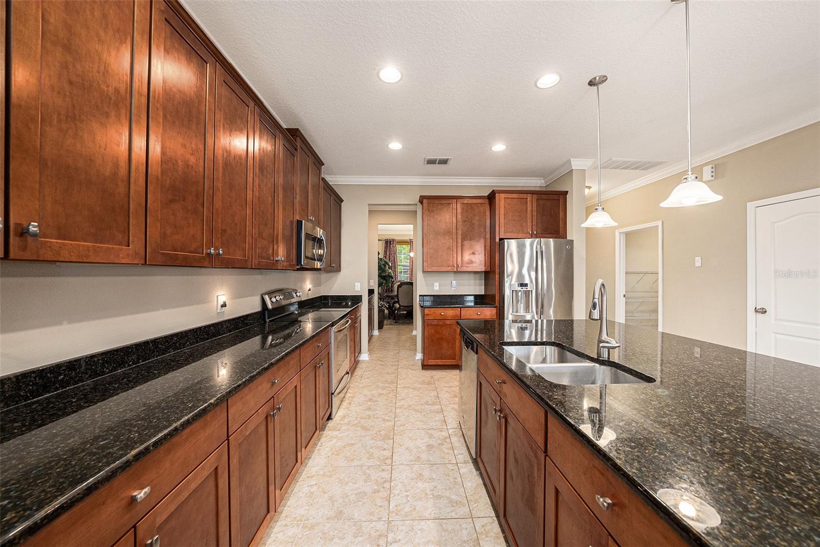 10661 PICTORIAL PARK DR, TAMPA, FL, 33647