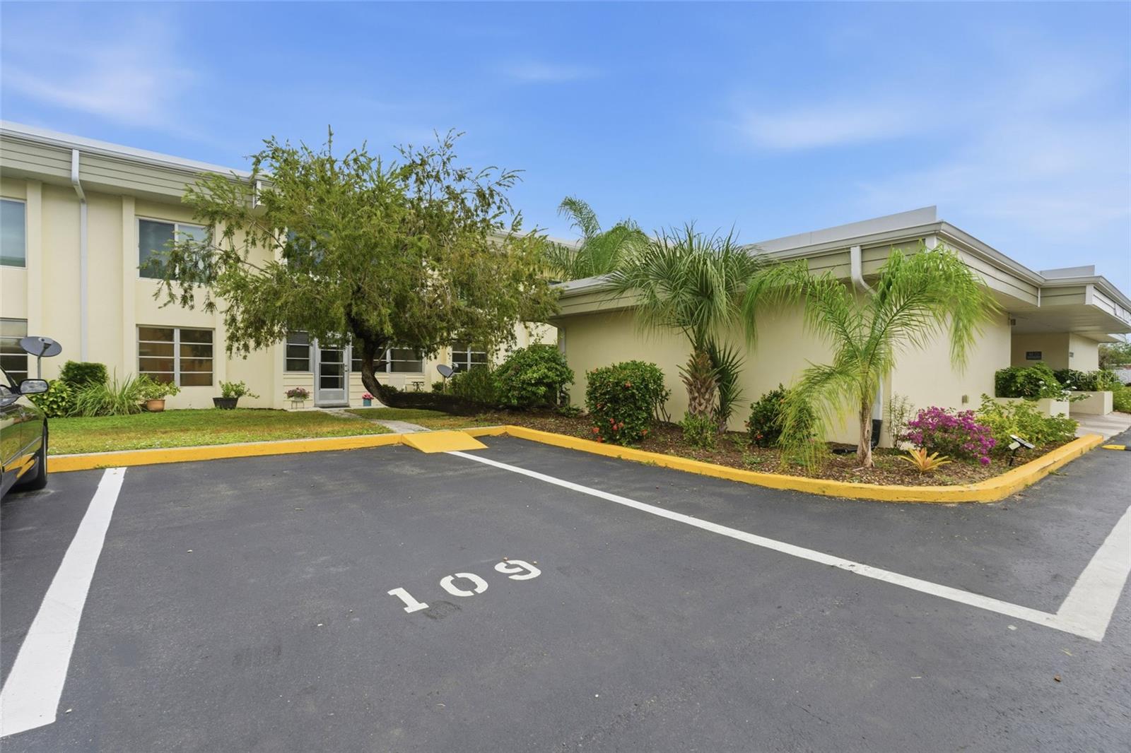 C7516878 Property Photo