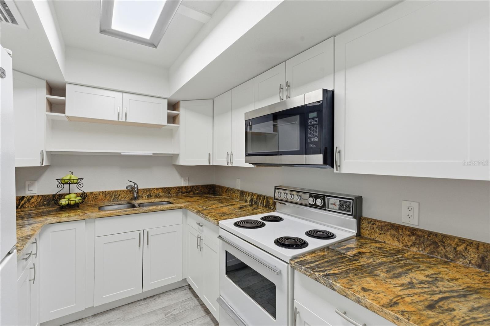 C7516878 Property Photo