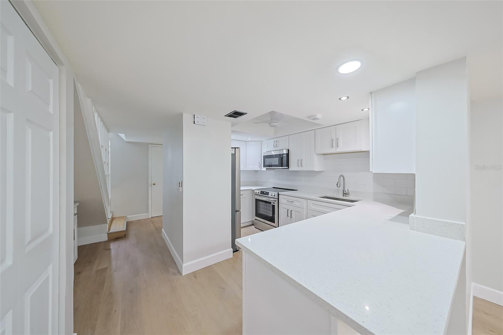 1028 APOLLO BEACH BLVD #2, APOLLO BEACH, FL, 33572