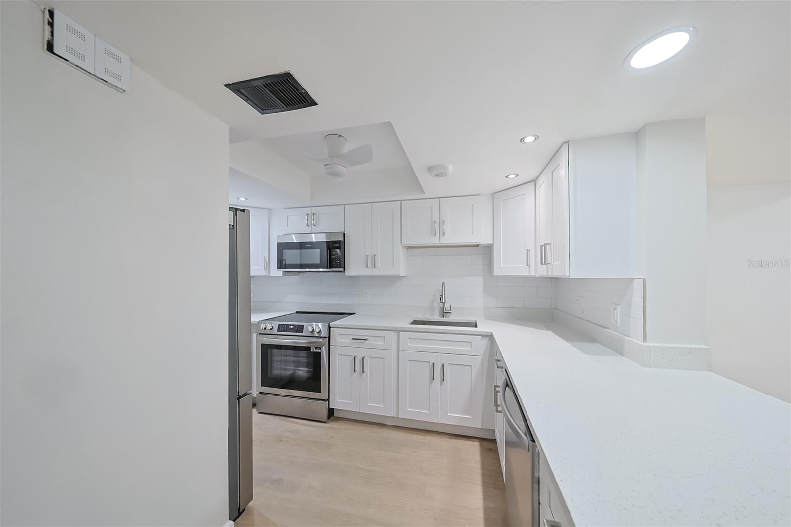 1028 APOLLO BEACH BLVD #2, APOLLO BEACH, FL, 33572