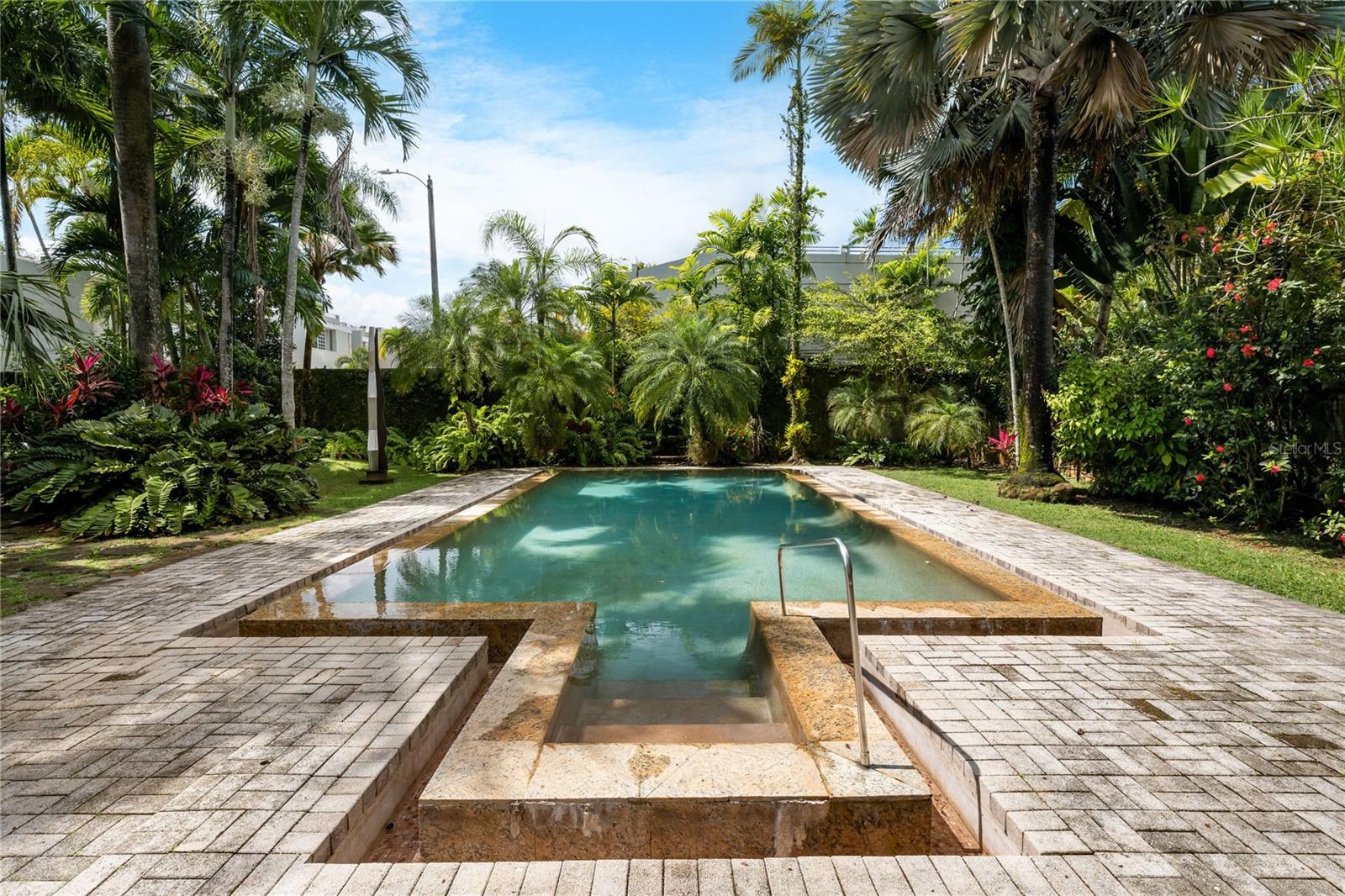 PR9116969 Property Photo