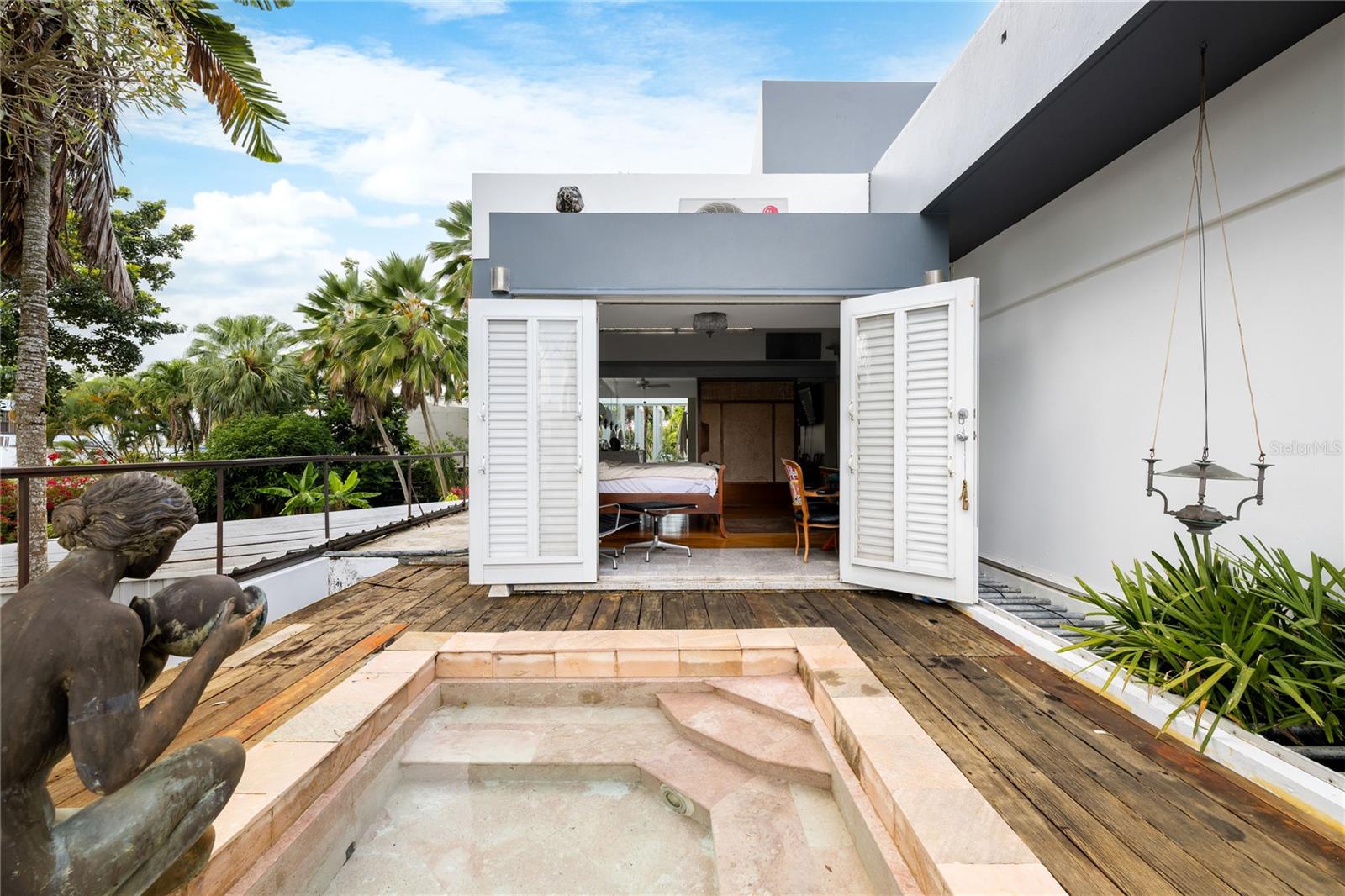 PR9116969 Property Photo