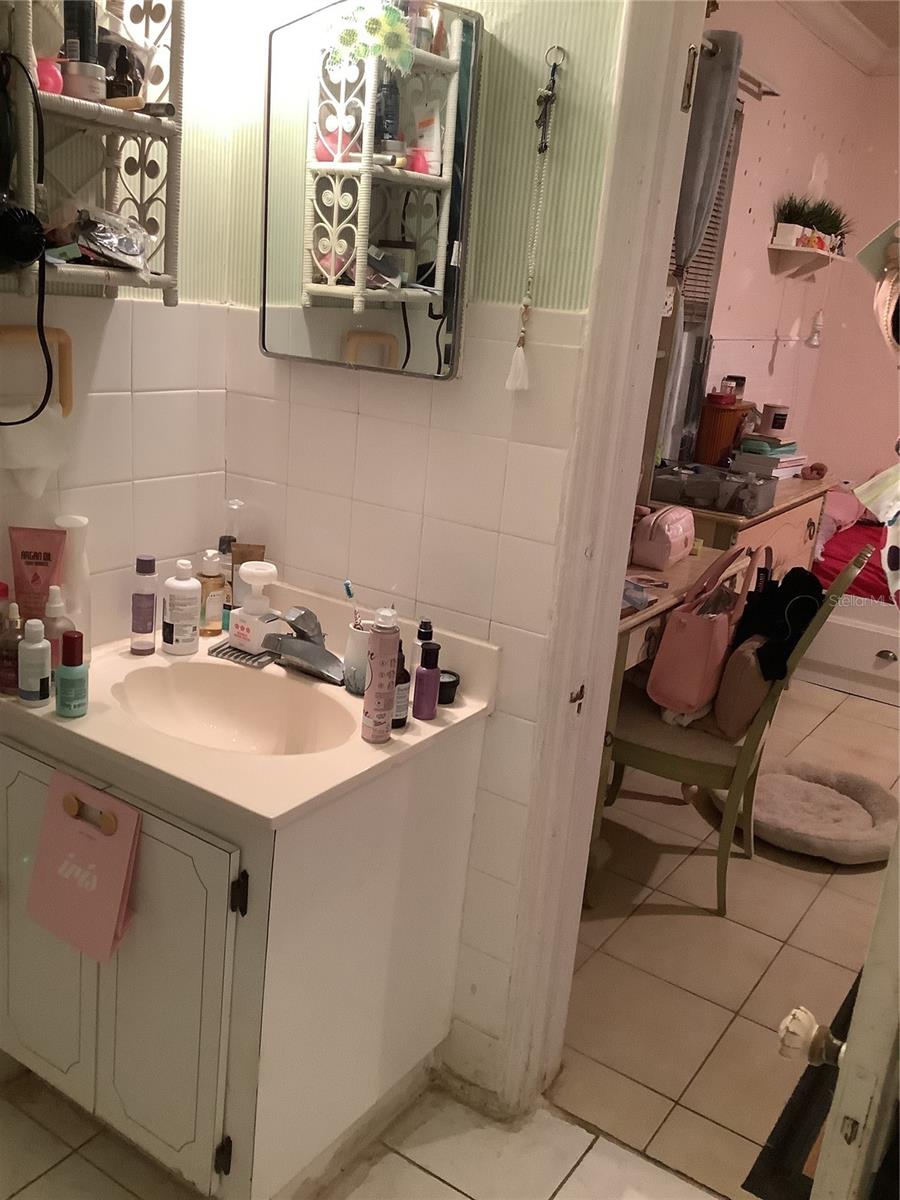 1906 SW 17TH CT, MIAMI, FL, 33145