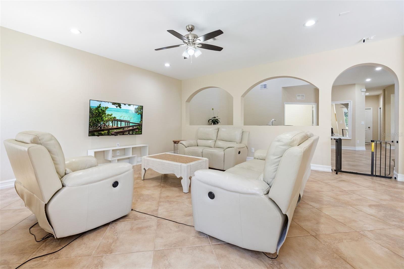 10261 S SILVER PALM DR, ESTERO, FL, 33928