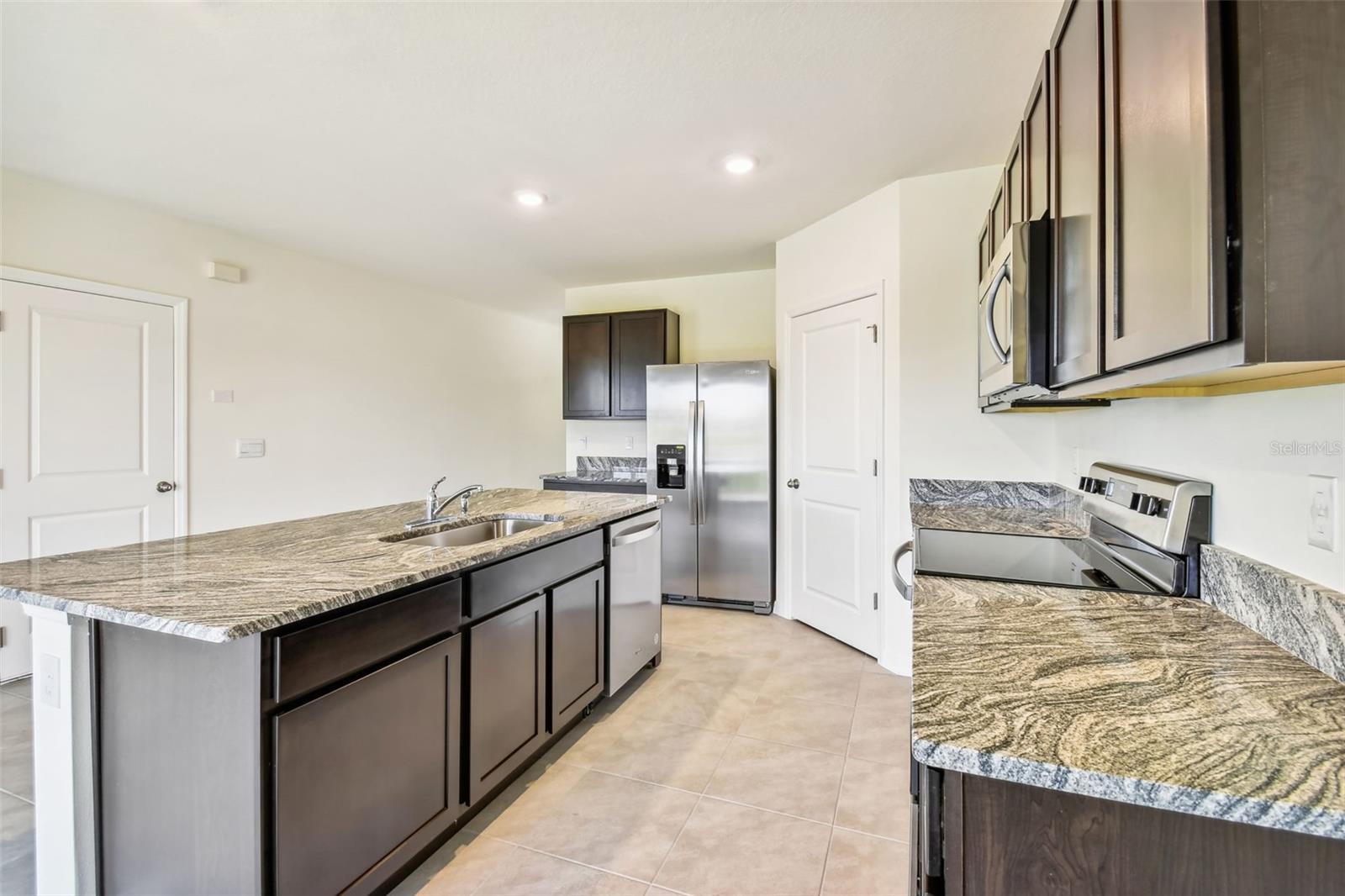 2774 COMMON FIG RUN, WESLEY CHAPEL, FL, 33543