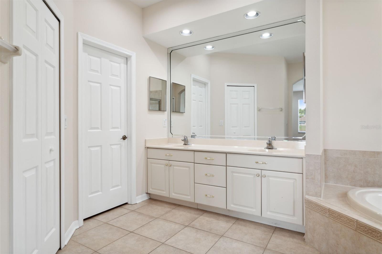 17912 BAHAMA ISLE CIR, TAMPA, FL, 33647